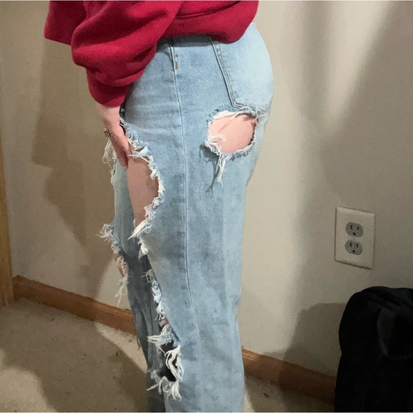 WOMENS HIGH WASTED JEAMS - Picture 3 of 3